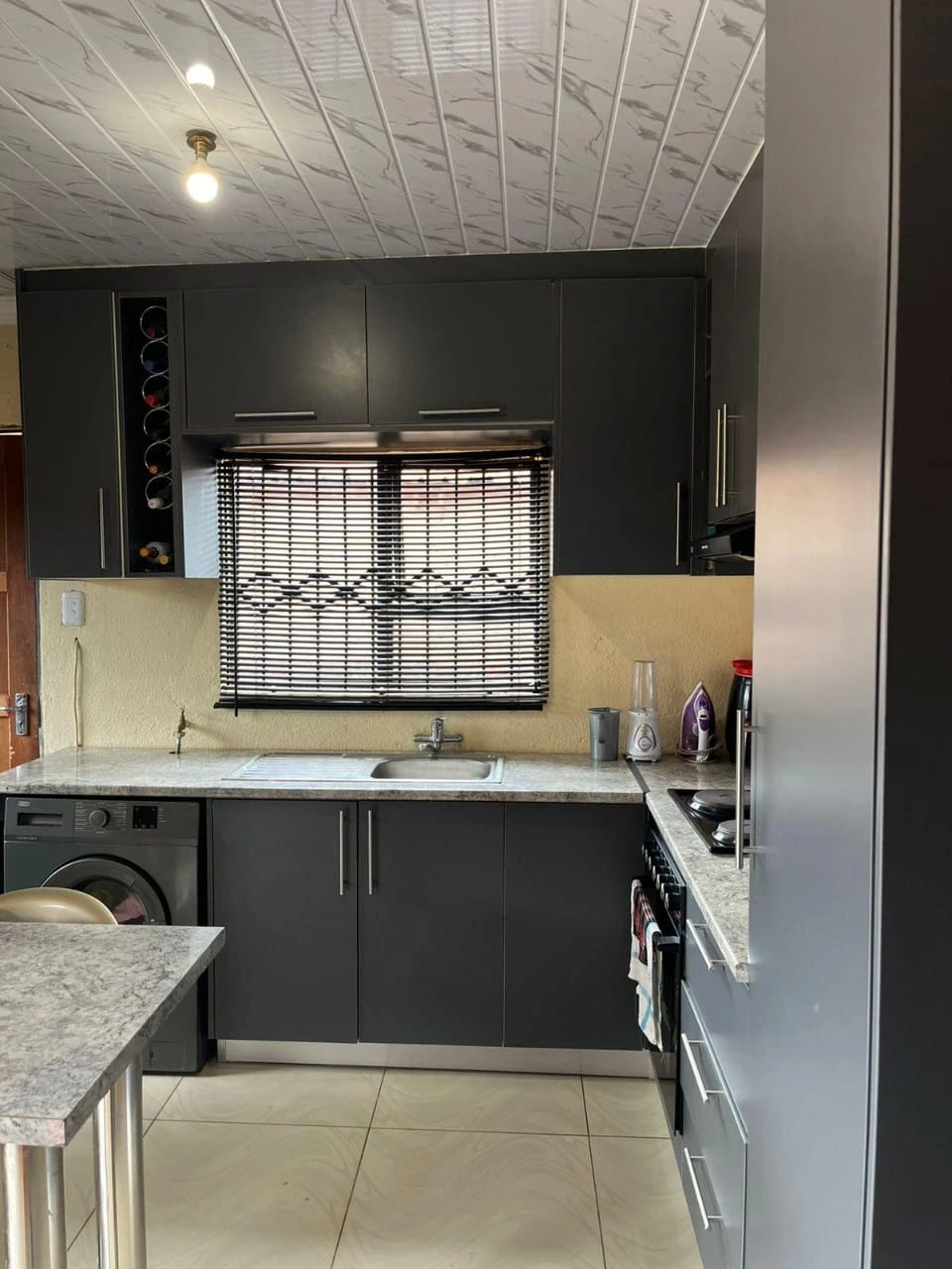 Kitchen cupboards photo 16